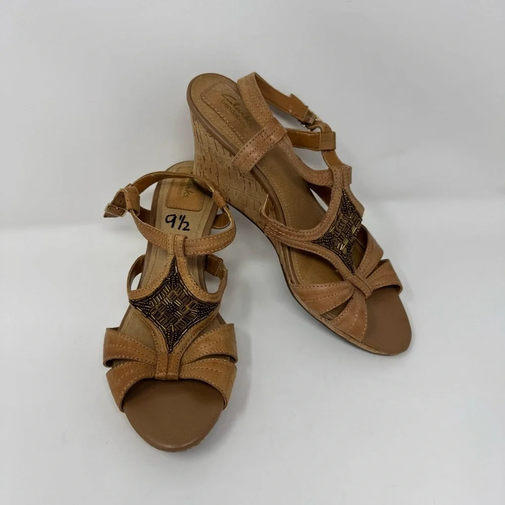 Clark’s Womens Tan‎ Strappy Wedge Shoes Buckle Fastening Size 9.5 Embellished